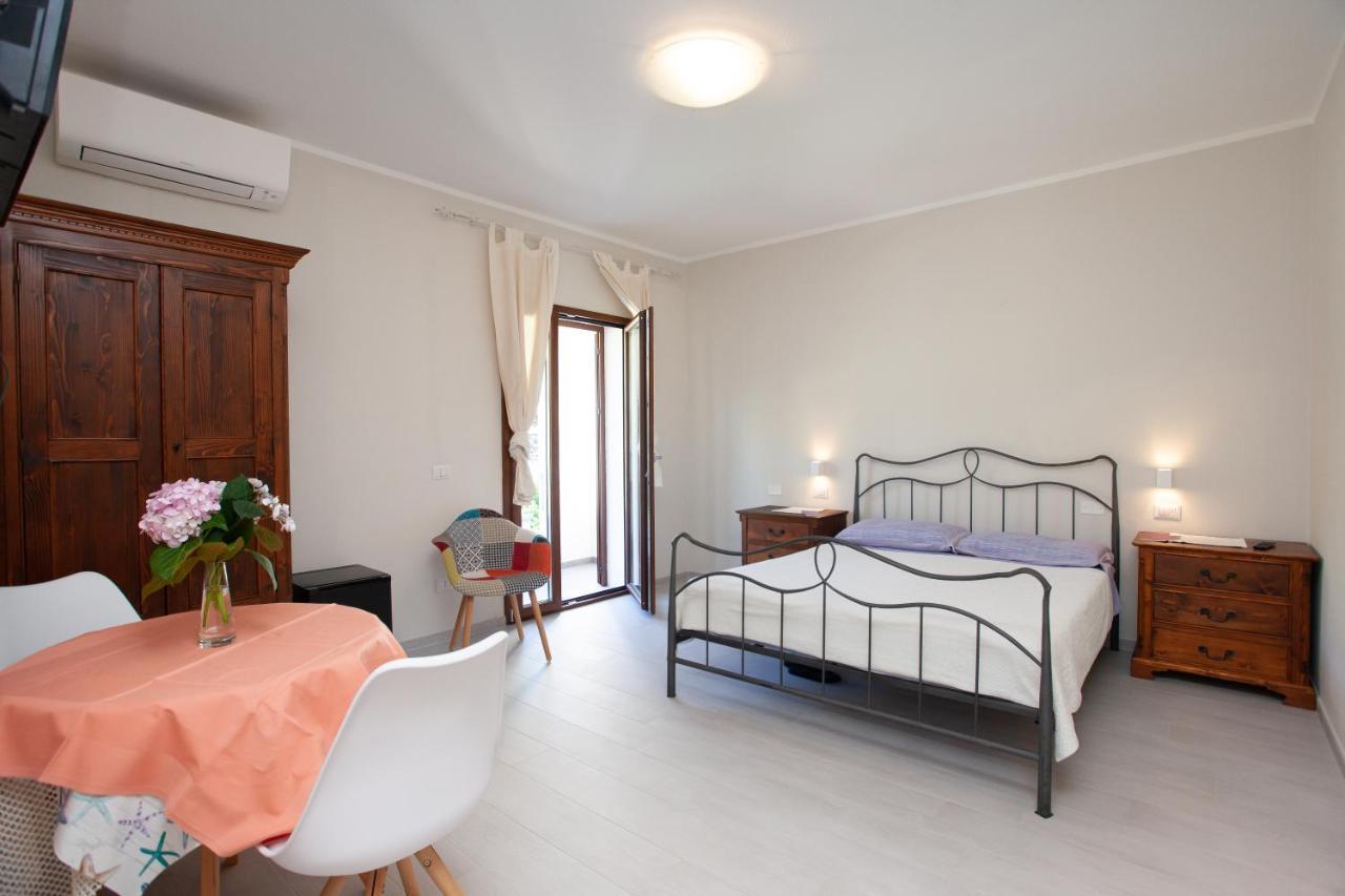 B&B Lu Lioni San Teodoro  Exterior foto